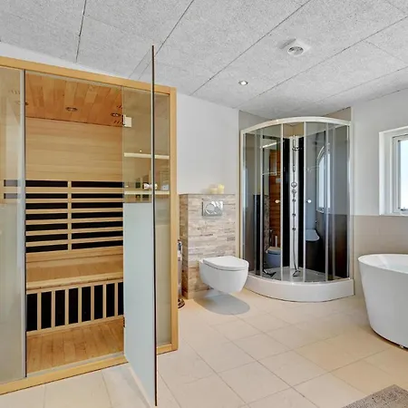 Awesome In With Lake View *